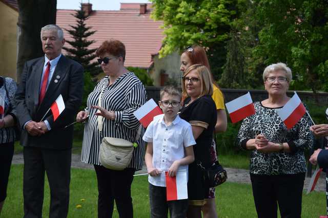 [FOTO] Pszenno biało-czerwone – uroczyste obchody Dnia Flagi RP 
