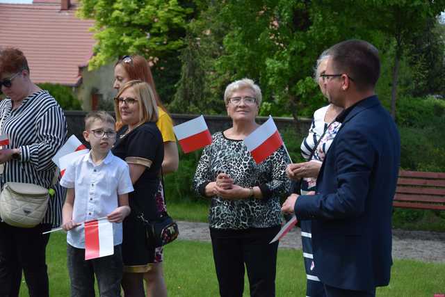 [FOTO] Pszenno biało-czerwone – uroczyste obchody Dnia Flagi RP 