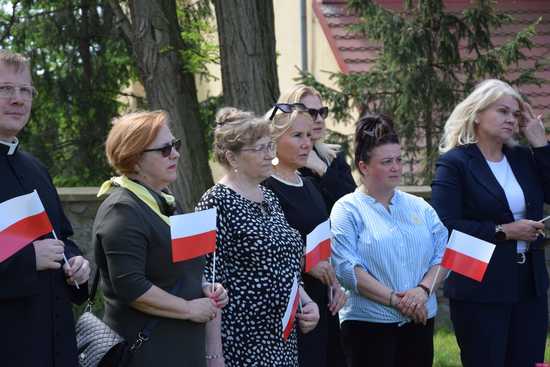 [FOTO] Pszenno biało-czerwone – uroczyste obchody Dnia Flagi RP 