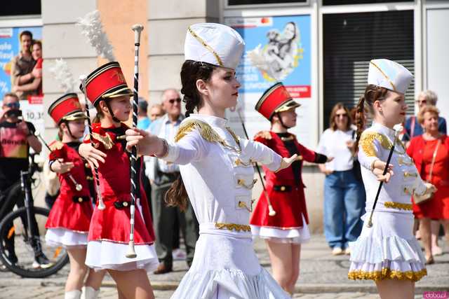 [WIDEO/FOTO] Świdnica w biało-czerwonych barwach. Obchody Święta Flagi RP
