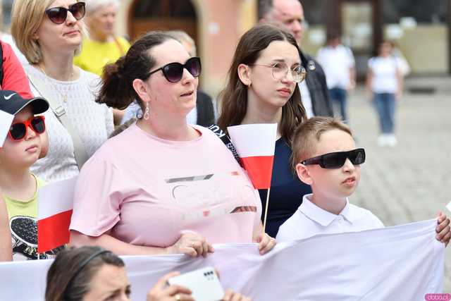 [WIDEO/FOTO] Świdnica w biało-czerwonych barwach. Obchody Święta Flagi RP