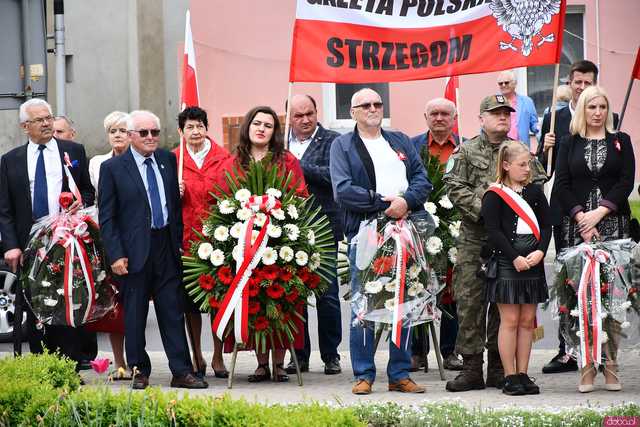 [WIDEO/FOTO] W Strzegomiu upamiętnili 234. rocznicę uchwalenia Konstytucji 3 Maja