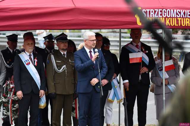 [WIDEO/FOTO] W Strzegomiu upamiętnili 234. rocznicę uchwalenia Konstytucji 3 Maja
