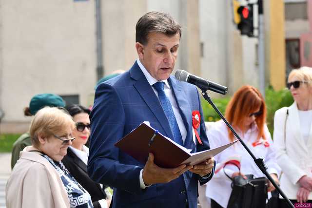[WIDEO/FOTO] W Strzegomiu upamiętnili 234. rocznicę uchwalenia Konstytucji 3 Maja