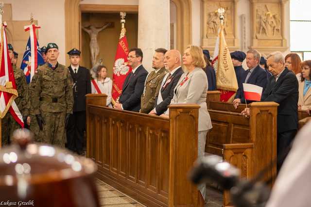 [WIDEO/FOTO] W Strzegomiu upamiętnili 234. rocznicę uchwalenia Konstytucji 3 Maja