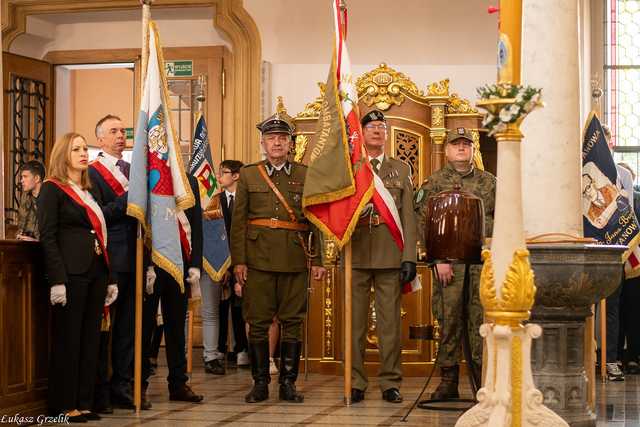 [WIDEO/FOTO] W Strzegomiu upamiętnili 234. rocznicę uchwalenia Konstytucji 3 Maja