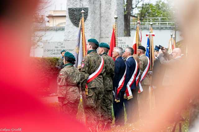 [WIDEO/FOTO] W Strzegomiu upamiętnili 234. rocznicę uchwalenia Konstytucji 3 Maja