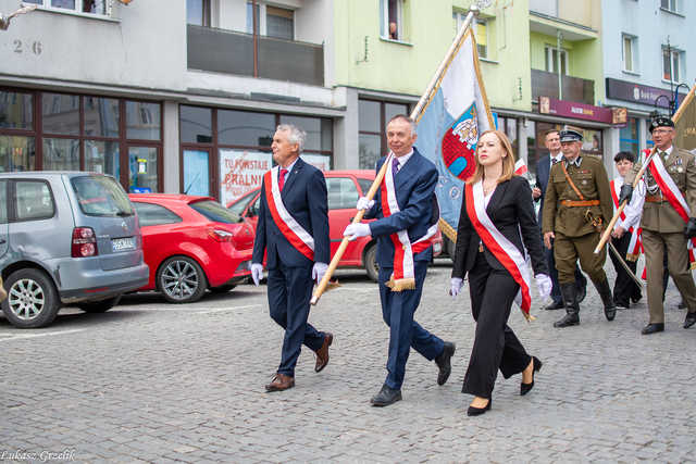[WIDEO/FOTO] W Strzegomiu upamiętnili 234. rocznicę uchwalenia Konstytucji 3 Maja