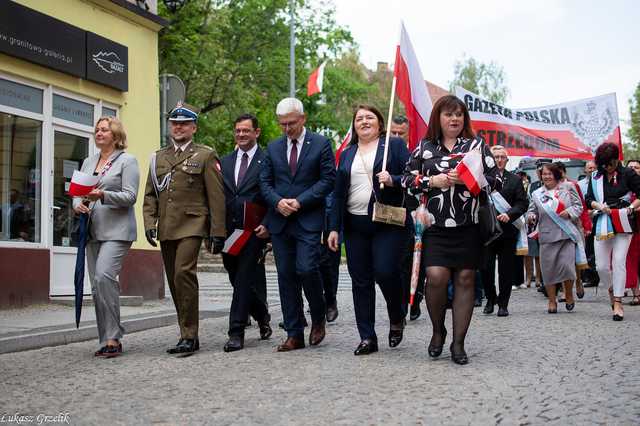 [WIDEO/FOTO] W Strzegomiu upamiętnili 234. rocznicę uchwalenia Konstytucji 3 Maja