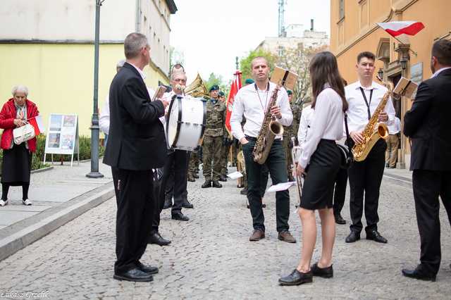 [WIDEO/FOTO] W Strzegomiu upamiętnili 234. rocznicę uchwalenia Konstytucji 3 Maja