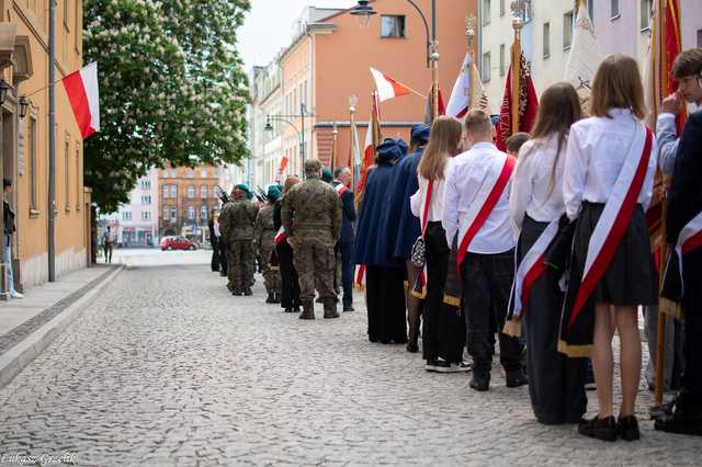 [WIDEO/FOTO] W Strzegomiu upamiętnili 234. rocznicę uchwalenia Konstytucji 3 Maja