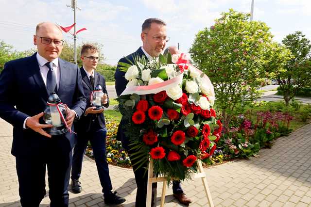 [FOTO] Władze Żarowa upamiętniły 234. rocznicę uchwalenia Konstytucji 3 Maja