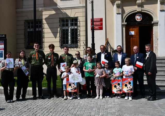 [FOTO] Biało-czerwone Świebodzice. Obchody Święta Flagi RP