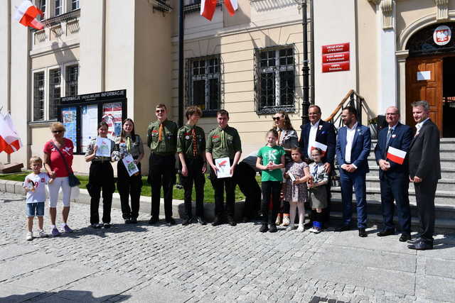 [FOTO] Biało-czerwone Świebodzice. Obchody Święta Flagi RP