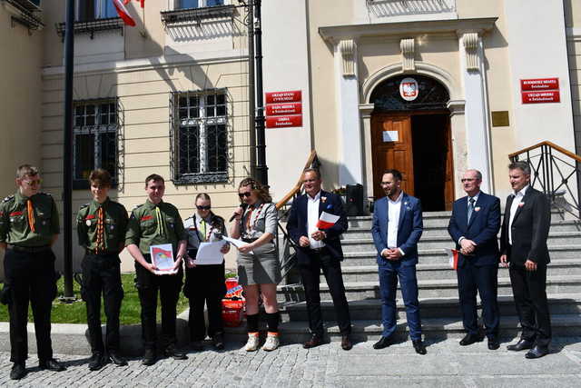 [FOTO] Biało-czerwone Świebodzice. Obchody Święta Flagi RP