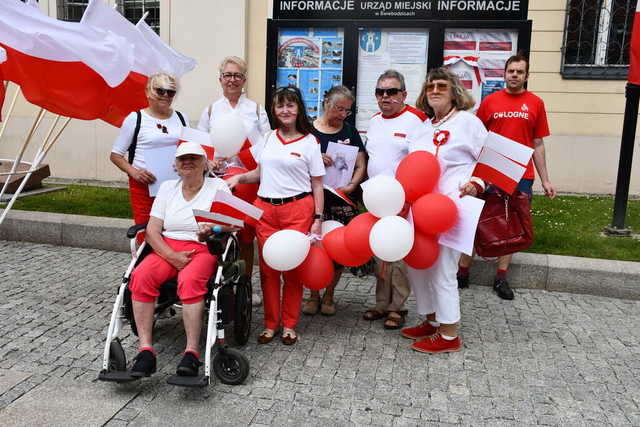 [FOTO] Biało-czerwone Świebodzice. Obchody Święta Flagi RP