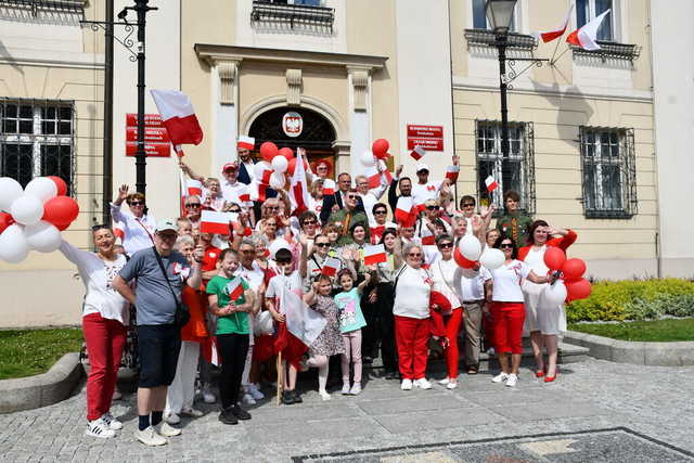 [FOTO] Biało-czerwone Świebodzice. Obchody Święta Flagi RP