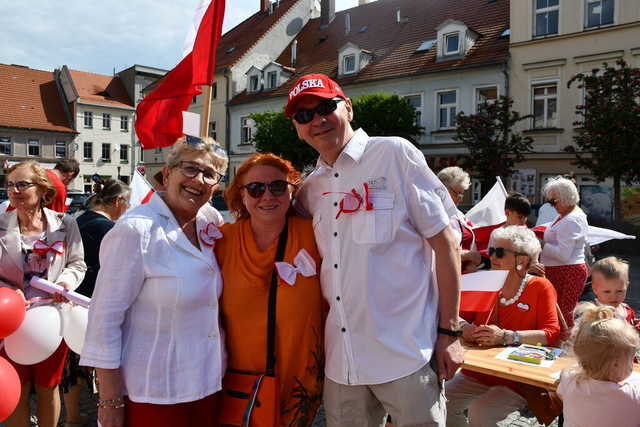 [FOTO] Biało-czerwone Świebodzice. Obchody Święta Flagi RP