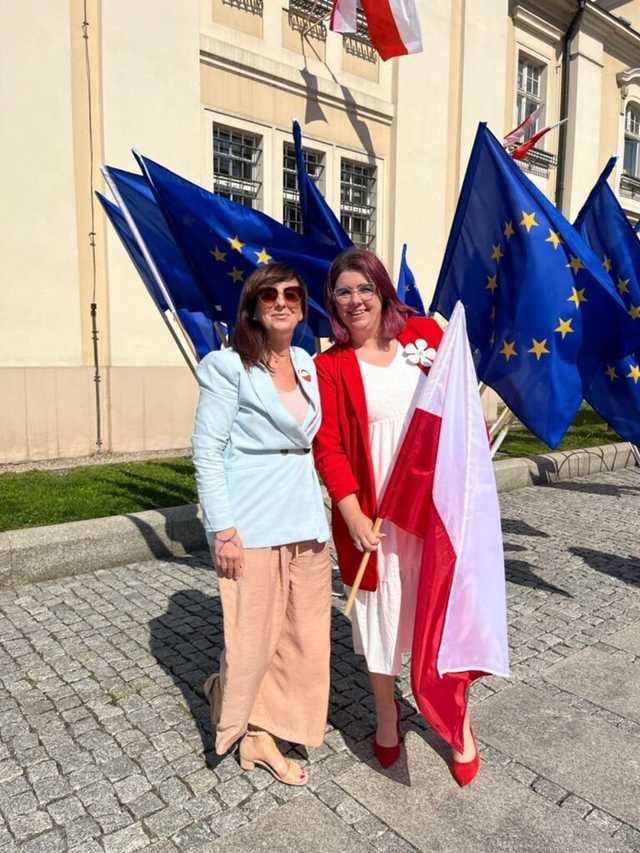 [FOTO] Biało-czerwone Świebodzice. Obchody Święta Flagi RP