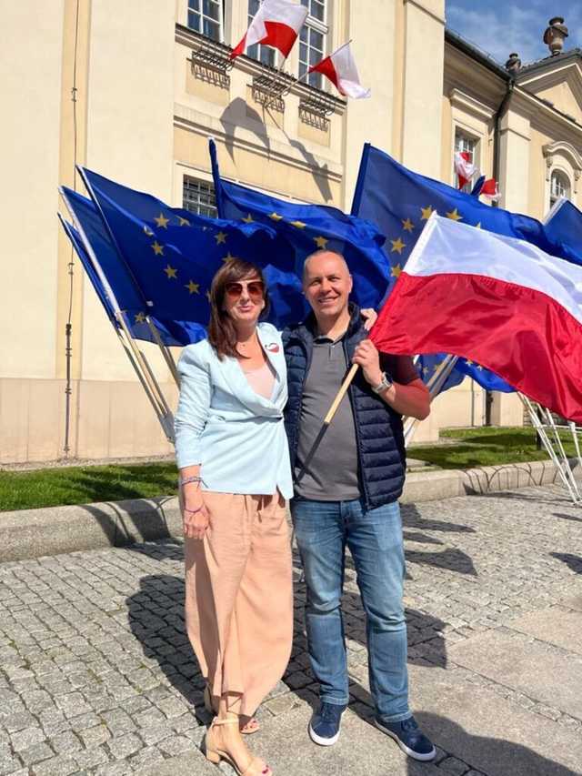 [FOTO] Biało-czerwone Świebodzice. Obchody Święta Flagi RP