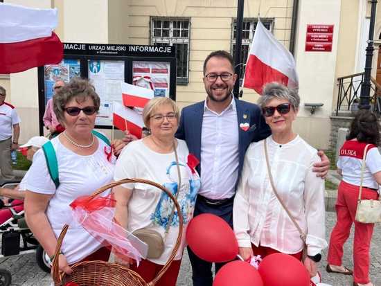 [FOTO] Biało-czerwone Świebodzice. Obchody Święta Flagi RP