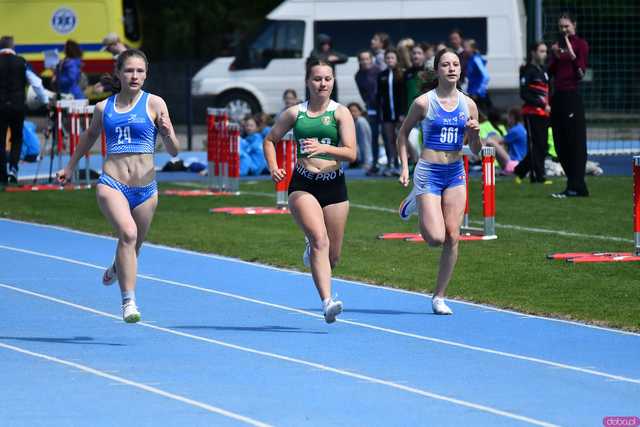 [FOTO] Otwarcie Sezonu Lekkoatletycznego. Na Stadionie Miejskim rywalizuje kilkuset zawodników