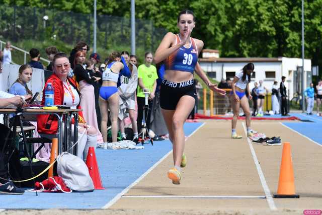 [FOTO] Otwarcie Sezonu Lekkoatletycznego. Na Stadionie Miejskim rywalizuje kilkuset zawodników