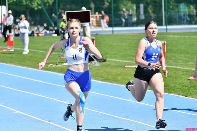 [FOTO] Otwarcie Sezonu Lekkoatletycznego. Na Stadionie Miejskim rywalizuje kilkuset zawodników
