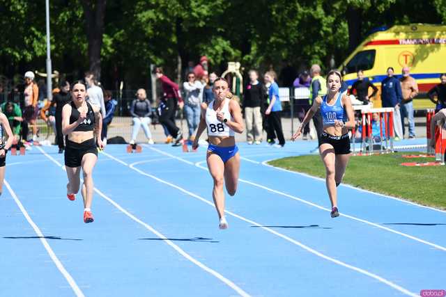 [FOTO] Otwarcie Sezonu Lekkoatletycznego. Na Stadionie Miejskim rywalizuje kilkuset zawodników