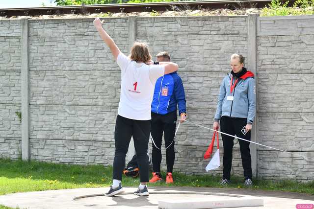 [FOTO] Otwarcie Sezonu Lekkoatletycznego. Na Stadionie Miejskim rywalizuje kilkuset zawodników