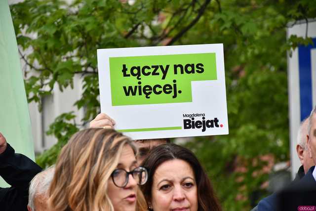 [WIDEO/FOTO] Wicemarszałek Magdalena Biejat spotkała się z mieszkańcami i poruszyła bieżące kwestie polityczne i gospodarcze