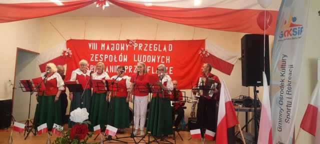 [FOTO] Majowe spotkanie zespołów Folklorystycznych z okazji Święta Flagi 