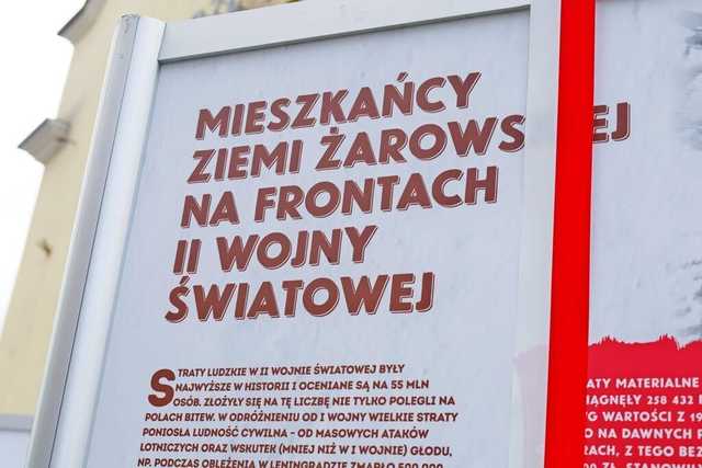 [FOTO] Otwarto wystawę o mieszkańcach ziemi żarowskiej na frontach II wojny światowej