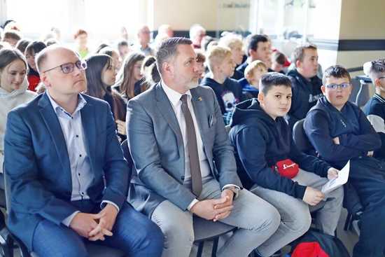 [FOTO] Otwarto wystawę o mieszkańcach ziemi żarowskiej na frontach II wojny światowej