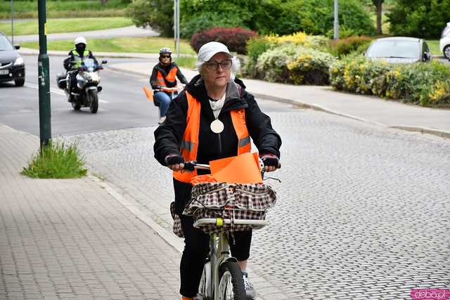 [FOTO] Wystartowali w Rodzinnym Rajdzie Rowerowym Odjazdowy Bibliotekarz