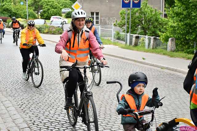 [FOTO] Wystartowali w Rodzinnym Rajdzie Rowerowym Odjazdowy Bibliotekarz