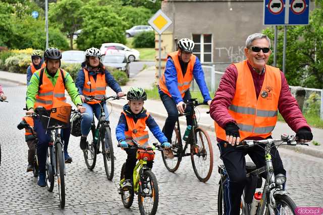 [FOTO] Wystartowali w Rodzinnym Rajdzie Rowerowym Odjazdowy Bibliotekarz