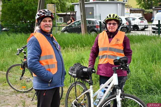 [FOTO] Wystartowali w Rodzinnym Rajdzie Rowerowym Odjazdowy Bibliotekarz