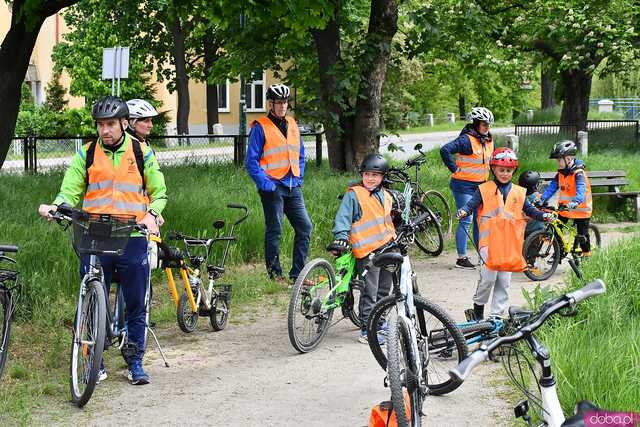 [FOTO] Wystartowali w Rodzinnym Rajdzie Rowerowym Odjazdowy Bibliotekarz