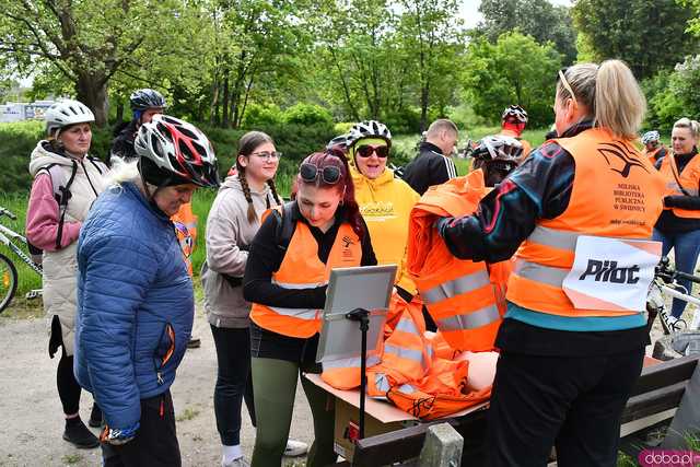 [FOTO] Wystartowali w Rodzinnym Rajdzie Rowerowym Odjazdowy Bibliotekarz