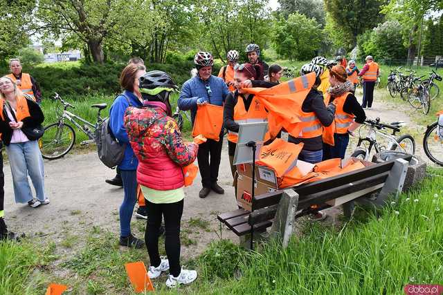 [FOTO] Wystartowali w Rodzinnym Rajdzie Rowerowym Odjazdowy Bibliotekarz