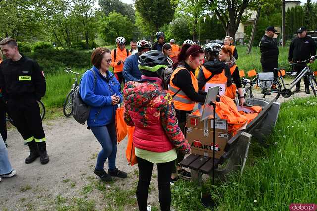 [FOTO] Wystartowali w Rodzinnym Rajdzie Rowerowym Odjazdowy Bibliotekarz