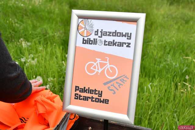 [FOTO] Wystartowali w Rodzinnym Rajdzie Rowerowym Odjazdowy Bibliotekarz