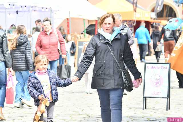 [WIDEO/FOTO] Prawdziwy raj dla łasuchów. Trwa Bajkowy Festiwal Słodkości w Świdnicy