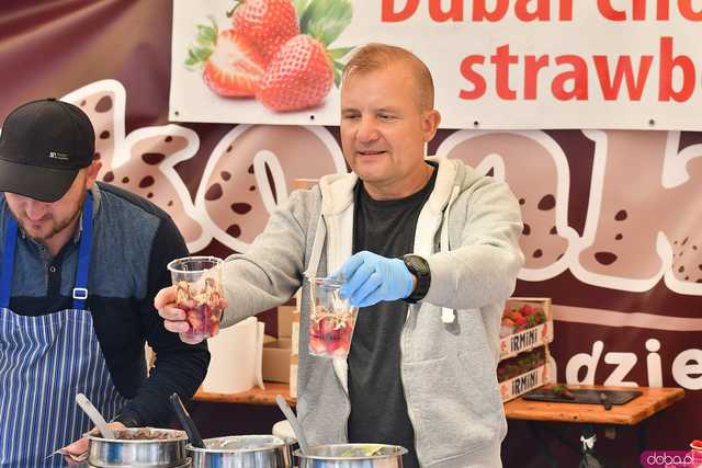 [WIDEO/FOTO] Prawdziwy raj dla łasuchów. Trwa Bajkowy Festiwal Słodkości w Świdnicy