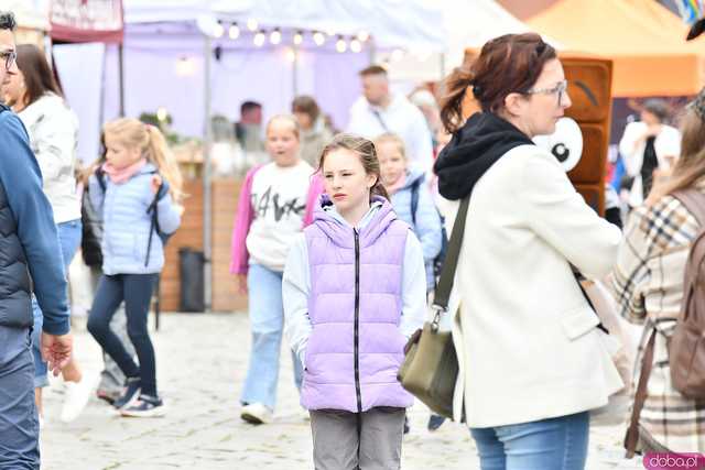 [WIDEO/FOTO] Prawdziwy raj dla łasuchów. Trwa Bajkowy Festiwal Słodkości w Świdnicy