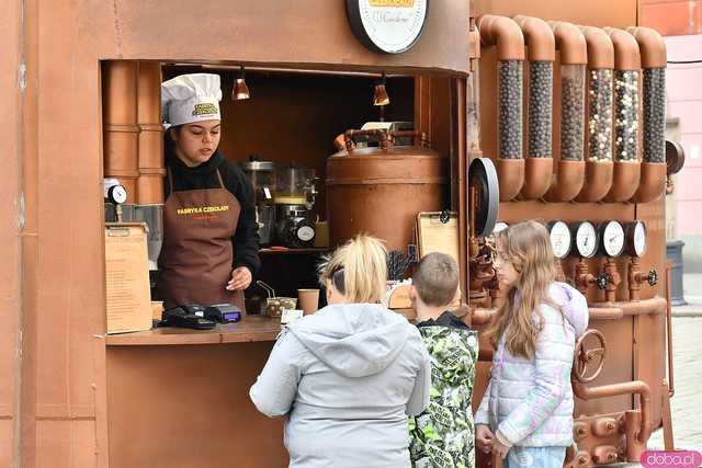 [WIDEO/FOTO] Prawdziwy raj dla łasuchów. Trwa Bajkowy Festiwal Słodkości w Świdnicy