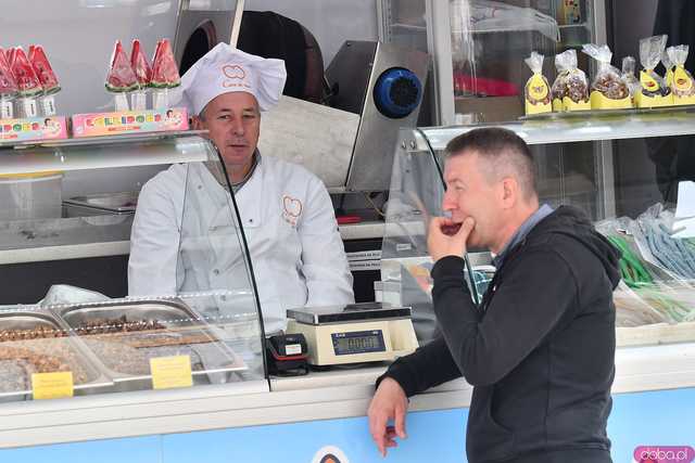 [WIDEO/FOTO] Prawdziwy raj dla łasuchów. Trwa Bajkowy Festiwal Słodkości w Świdnicy