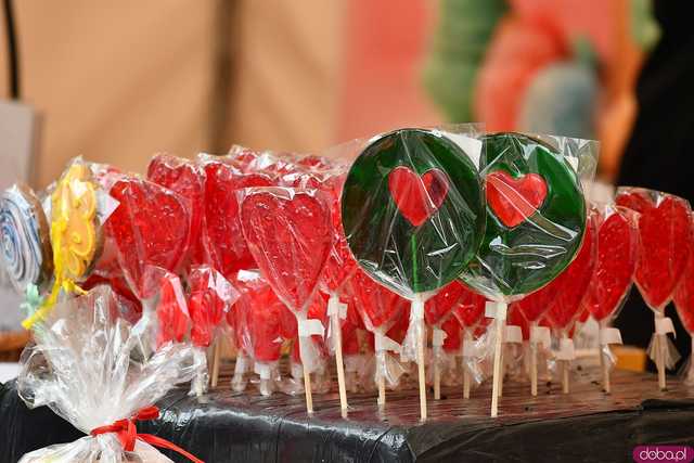 [WIDEO/FOTO] Prawdziwy raj dla łasuchów. Trwa Bajkowy Festiwal Słodkości w Świdnicy