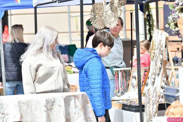 [WIDEO/FOTO] Na świdnickim rynku ruszyły Targi Talentów, Twórczości i Rękodzieła